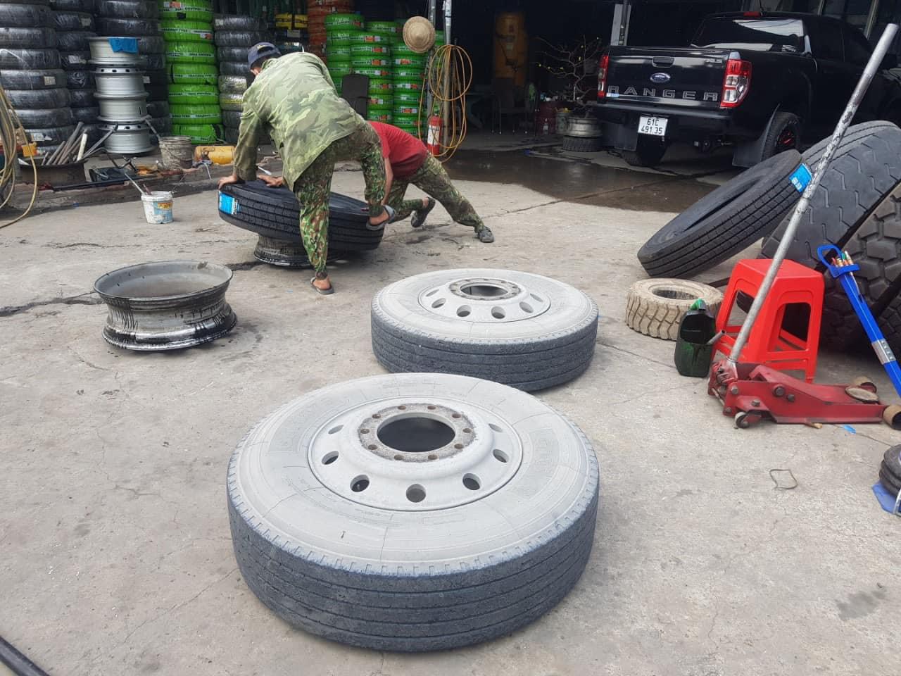 CÁCH NHẬN BIẾT LỐP XE Ô TÔ BỊ MÒN, CÁCH KHẮC PHỤC LỐP XE KHI BỊ MÒN LÀ GÌ?